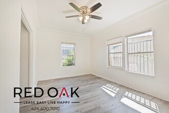 Building Photo - 5600 Fernwood Ave