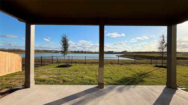 Building Photo - 3418 Lago Norence Dr