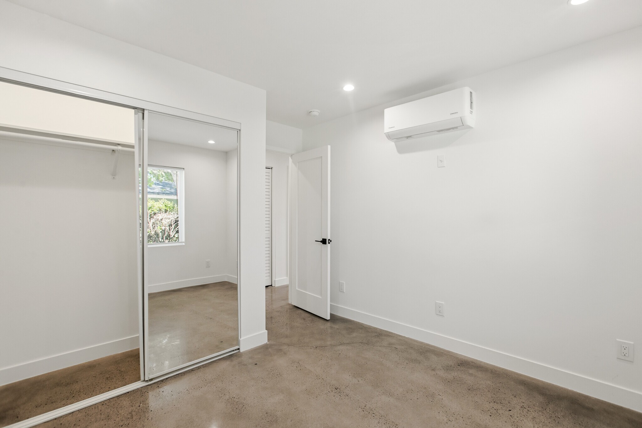 Building Photo - 7314 Fallbrook Ave