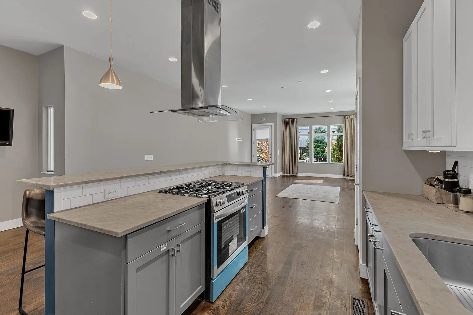 Building Photo - 606B Hume St