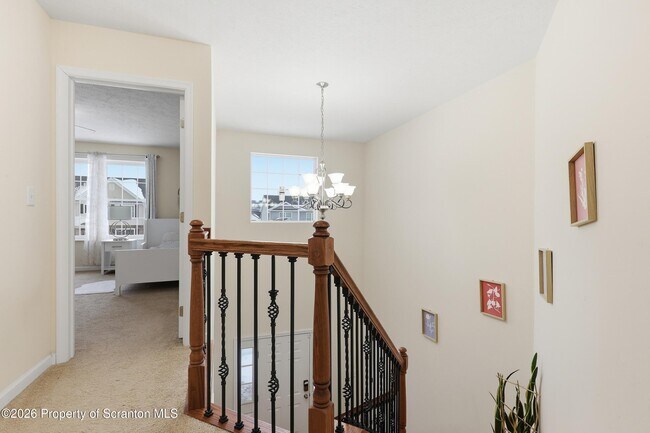 Building Photo - 124 Falcon Ln