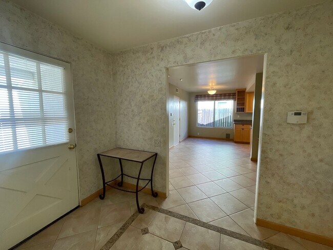 Building Photo - Recently Remodeled 4 Bedroom 2 Bath Single...