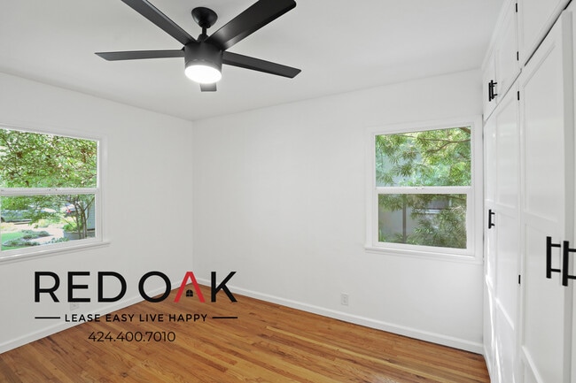 Building Photo - 2247 Merton Ave