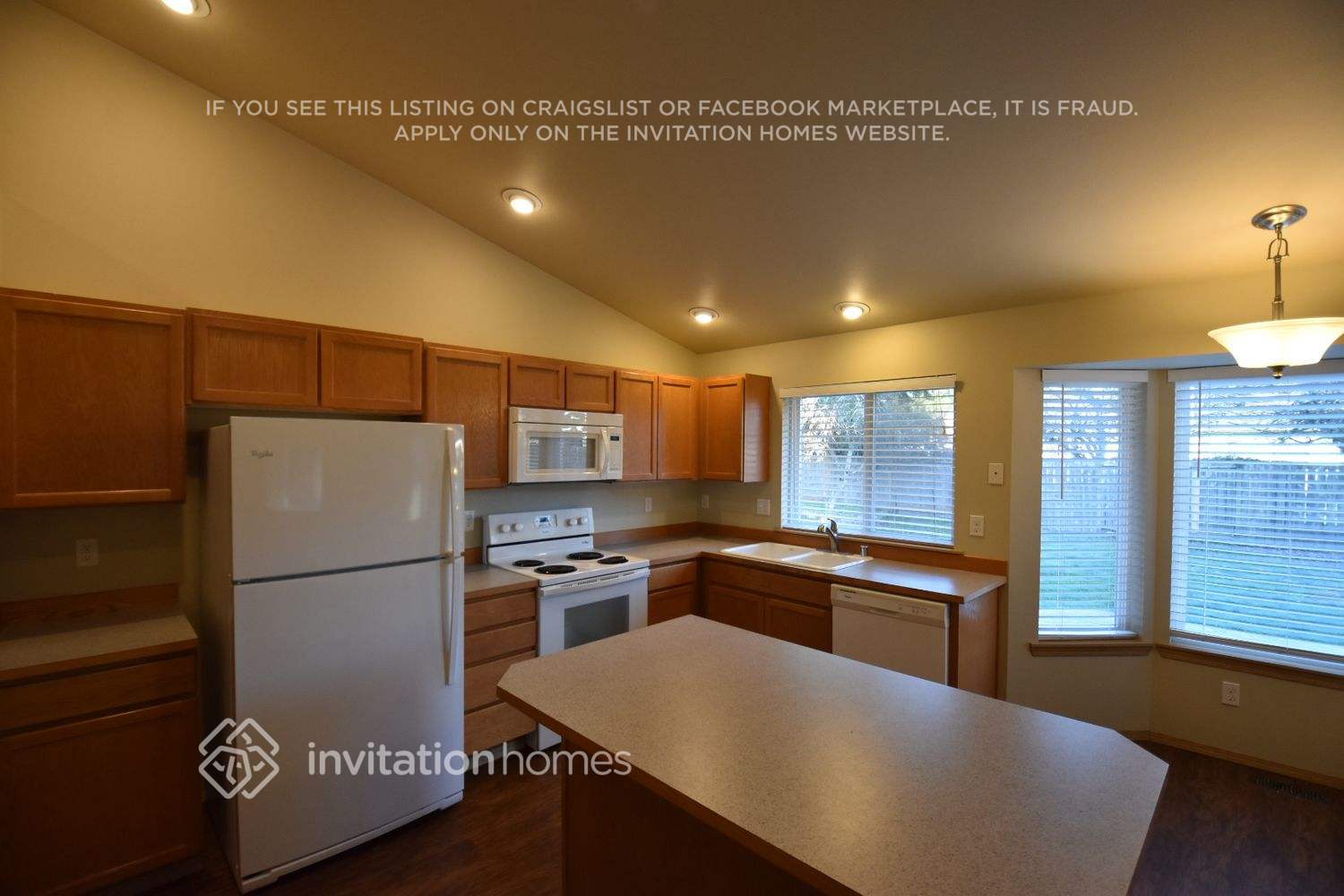 Building Photo - 24303 31st Ave Ct E