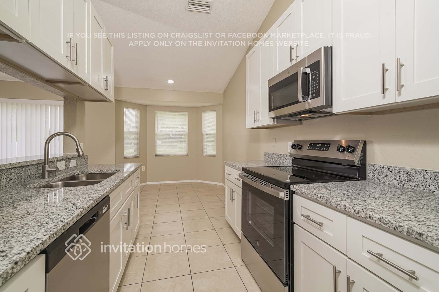 Building Photo - 7988 Oak Run Cir