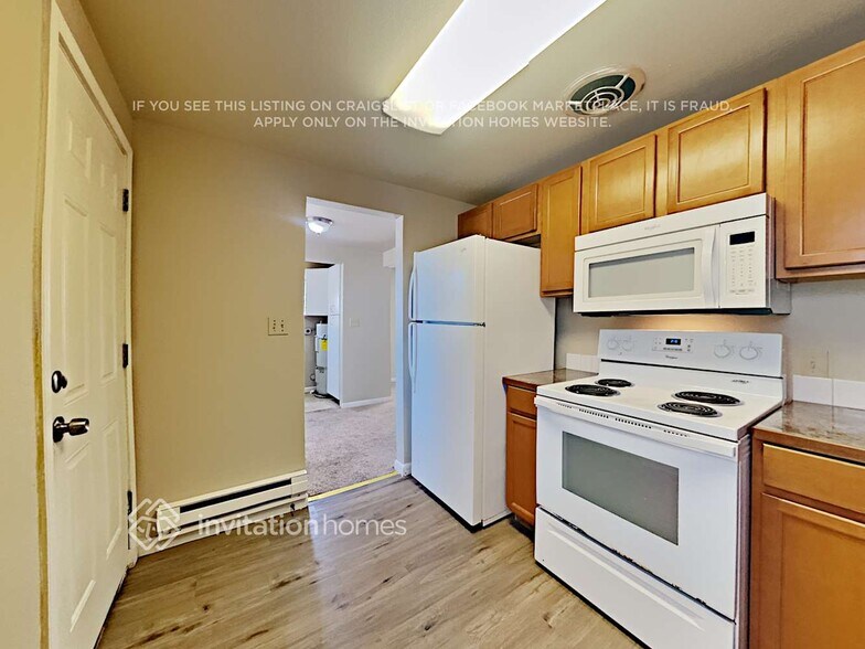 Building Photo - 13610 8th Ave SW