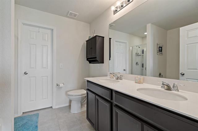 Building Photo - 1413 Vernon Dr