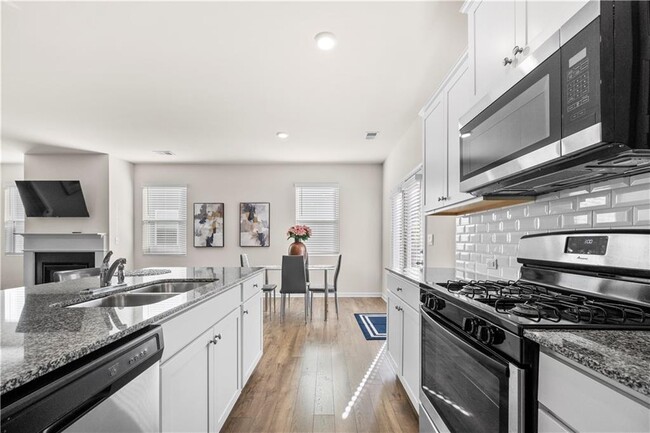 Building Photo - 853 Bentley Dr