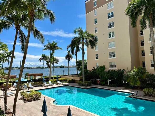 Building Photo - 1801 N Flagler Dr