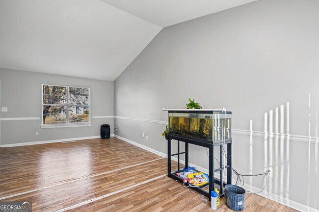 Building Photo - 5626 Pine Gate Dr