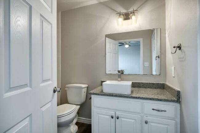 Building Photo - 107 Castleberry Ct