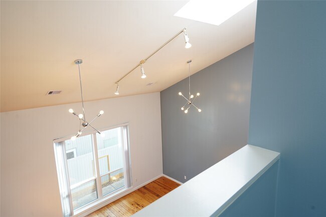 Building Photo - 2716 Chenevert St