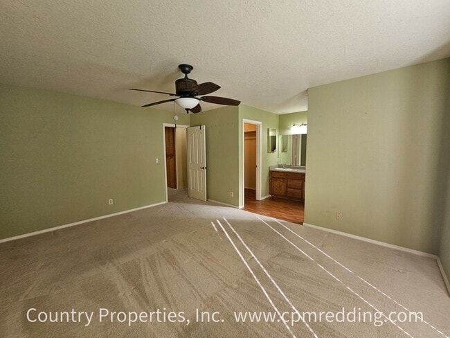 Building Photo - Spacious 4-Bedroom Home in Mary Lake Neighborhood Available Now!