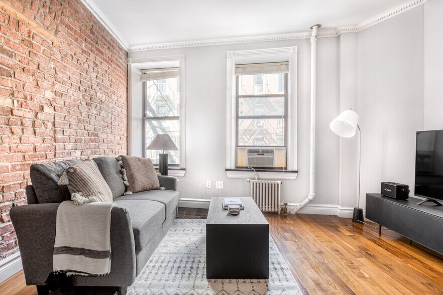 Primary Photo - 20 Prince St