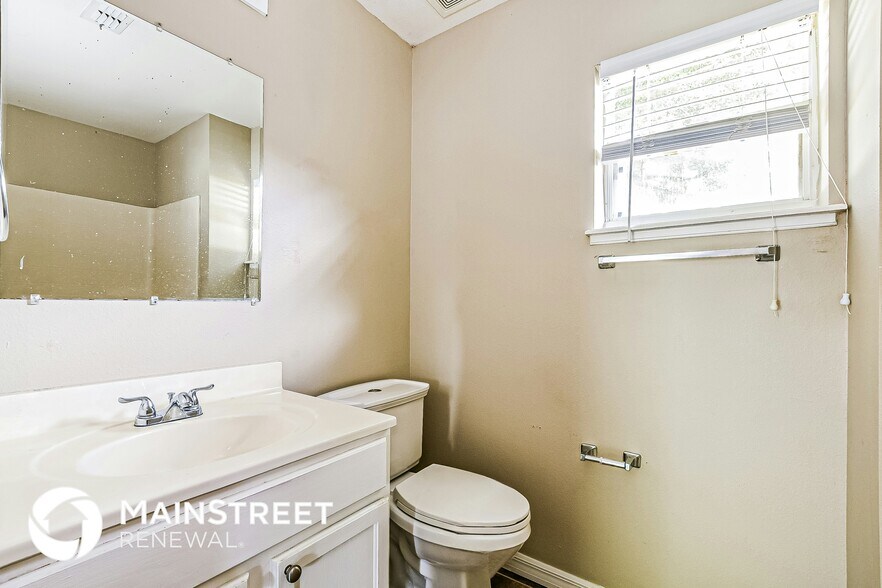 Building Photo - 822 Del Prado Dr