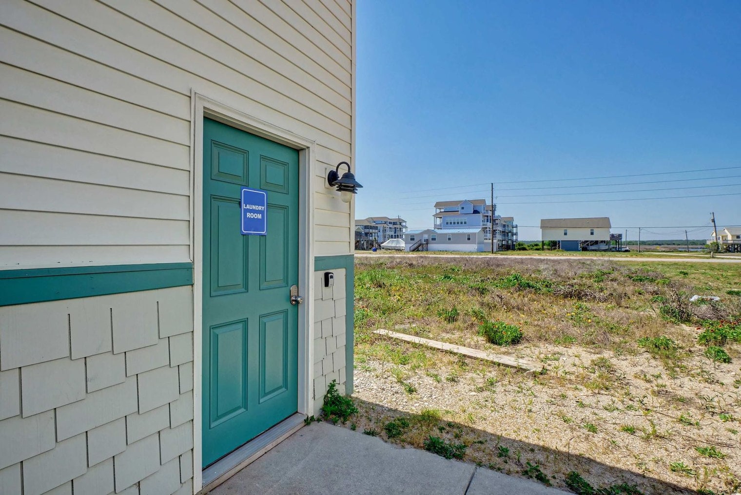 Building Photo - 237 Sea Shore Dr