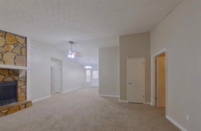 Building Photo - Special Home In Cedar Brook Dr SE!!!