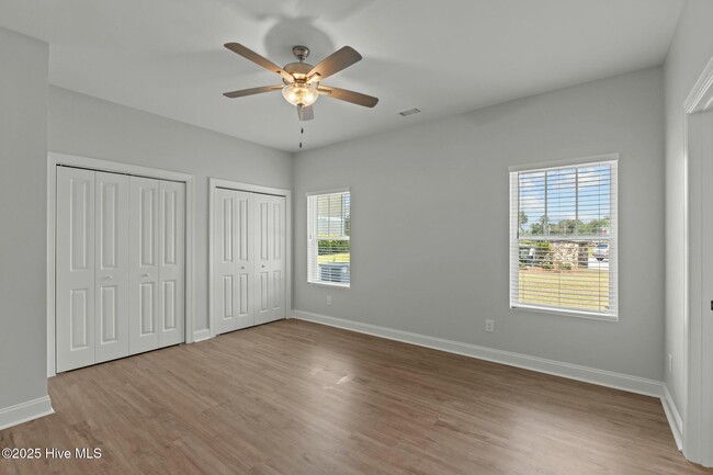 Building Photo - 400 Lighthouse Ln