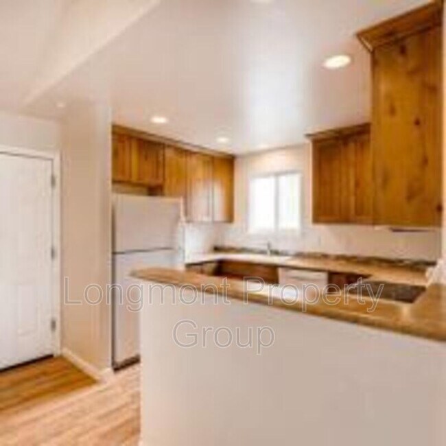 Building Photo - 2525 Lanyon Dr