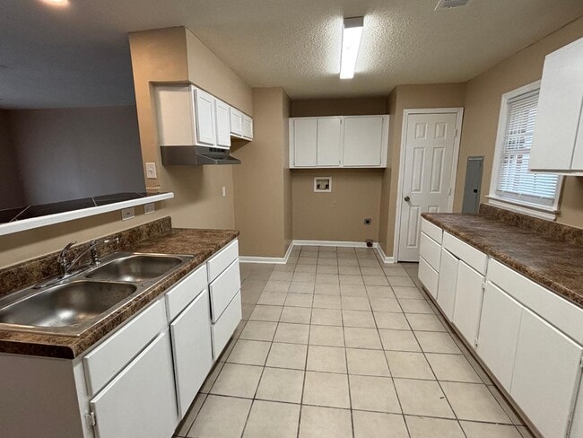 Building Photo - 1968 Gayle Ave