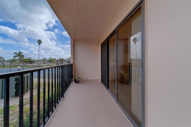 Building Photo - 51 Island Way