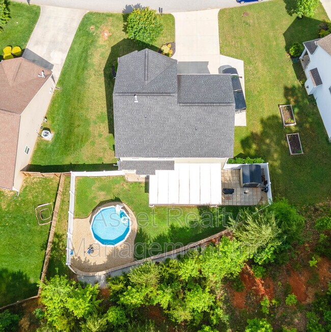 Building Photo - 1416 Madison Oaks Rd