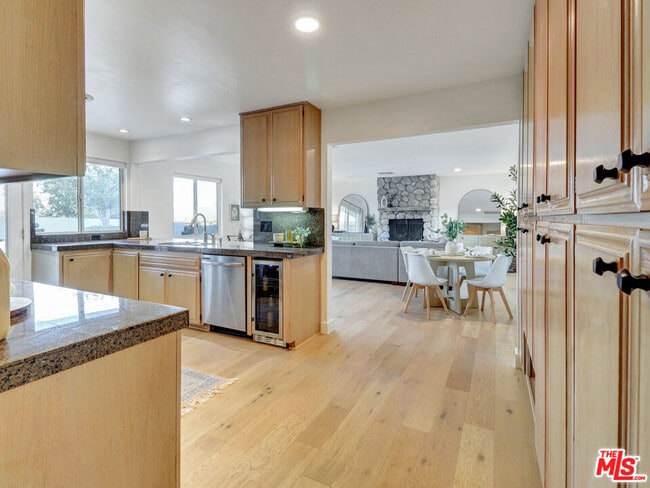 Building Photo - 39390 Marietta Cir