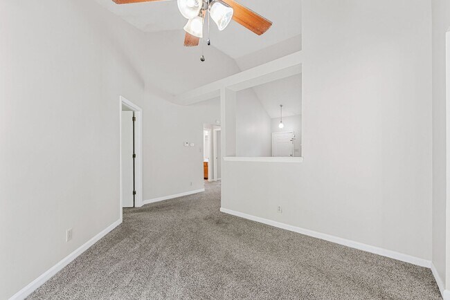 Building Photo - 3 Bedroom Home For Rent in Sango Area!