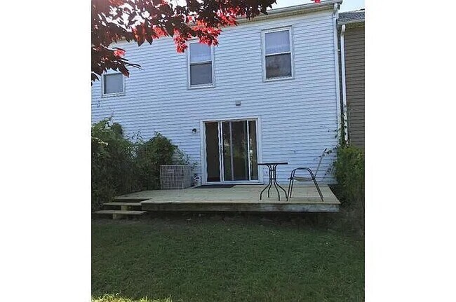Building Photo - 406 Strathaven Ct
