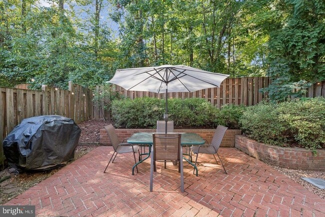 Building Photo - 33 Devon Ct