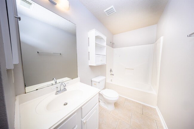 Building Photo - 15406 Apple Bloom Way
