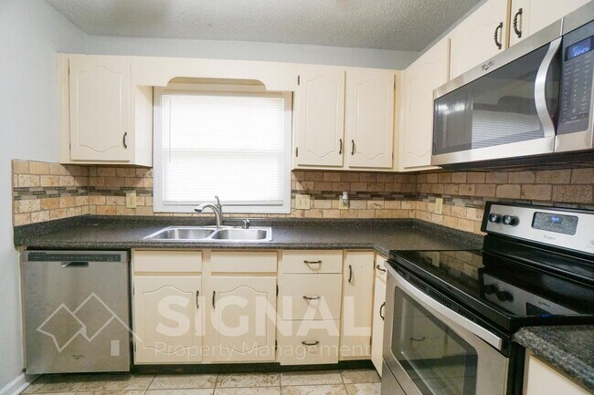 Building Photo - 302 Old Rocky Ridge Ln