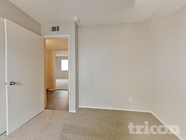 Building Photo - 3607 N 87th Ave