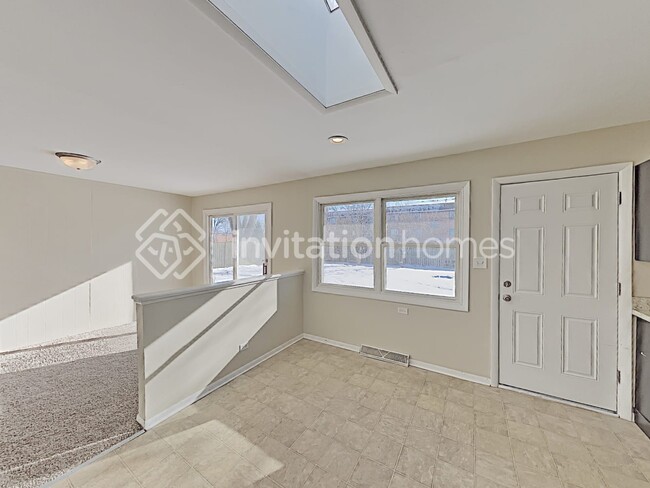 Building Photo - 605 Lindale St