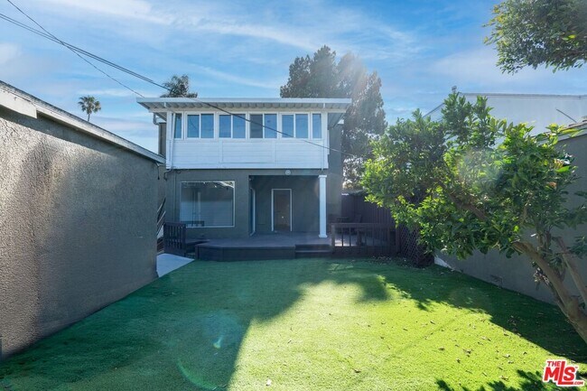 Building Photo - 2522 Armacost Ave