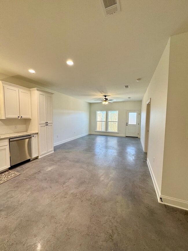 Building Photo - 2BD/2BA Townhome for Lease in Denham Springs! The Cottages at Beaver Creek