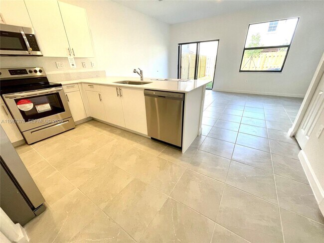 Building Photo - 11737 SW 245 Ter