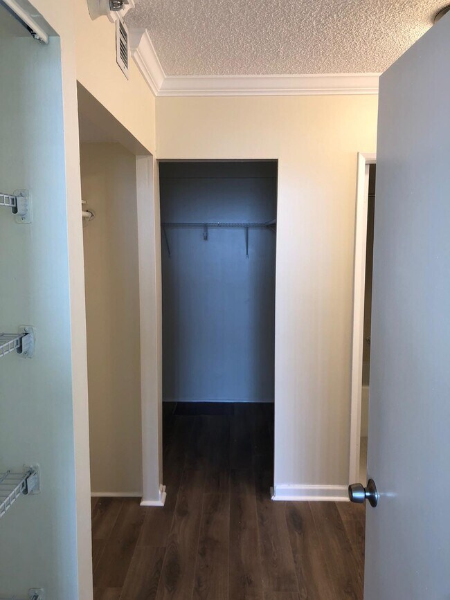 Building Photo - 20505 E Country Club Dr