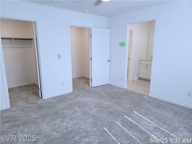 Building Photo - BRAND NEW 3 BED, 2.5 BATH TOWNHOME IN NW L...