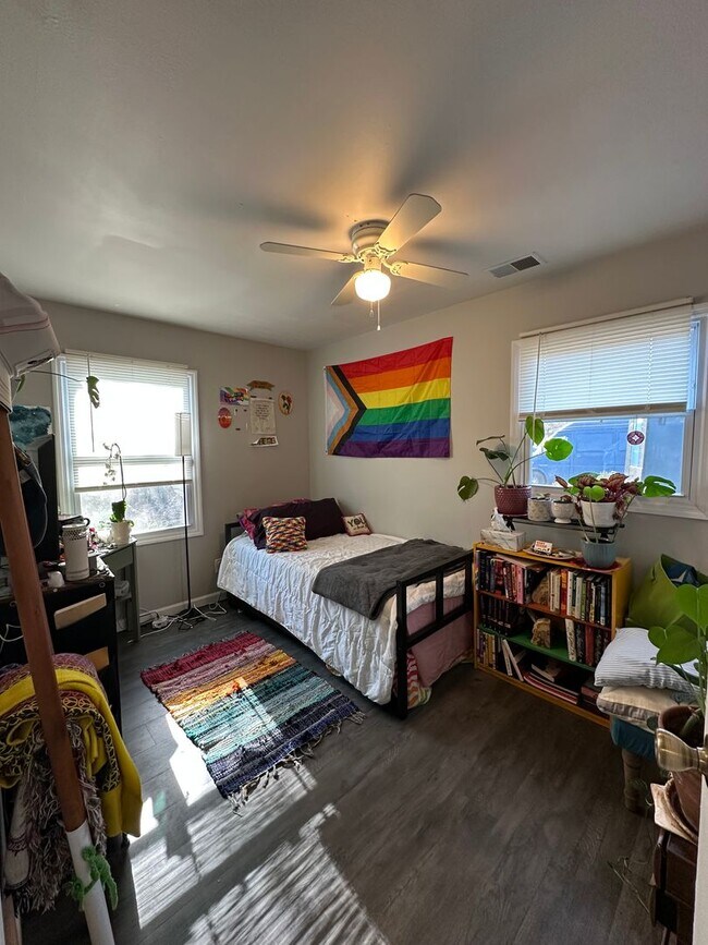 Building Photo - 4 Bedroom house on the East-side, Move-in August 10th 2026