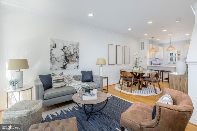 Building Photo - 4548 Longfellow St