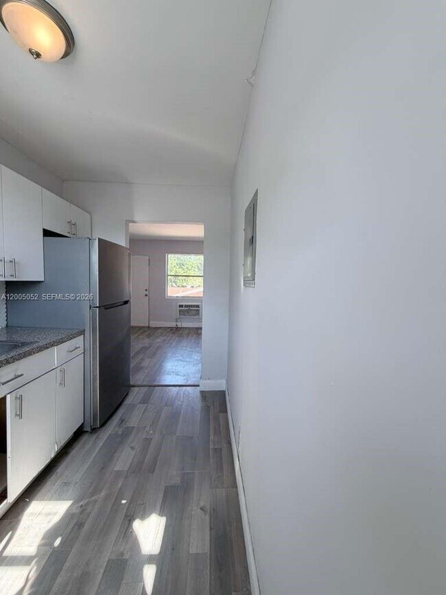 Building Photo - 1761 Ali Baba Ave