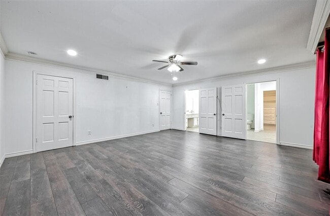 Building Photo - 5319 S Braeswood Blvd