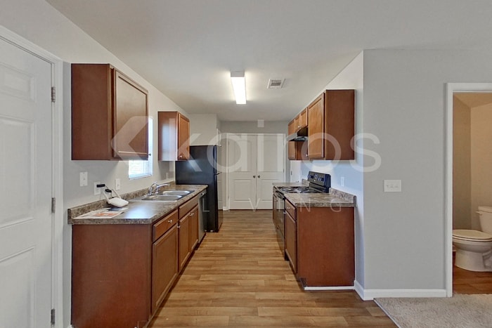 Building Photo - 305 Lumpkin Ln