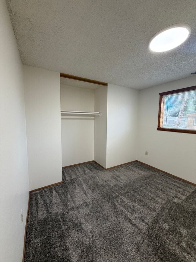 Building Photo - 3039-3041 Kane Street