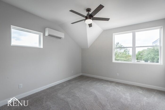 Building Photo - 5706 Sofias Cir