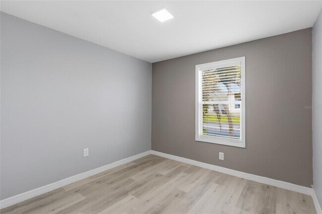 Building Photo - 36131 Zinnia Ave