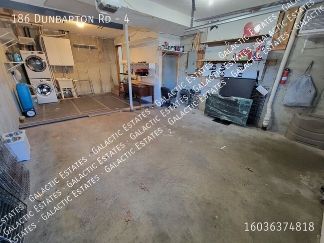 Building Photo - 2 bed 1 bath townhouse with under garage p...