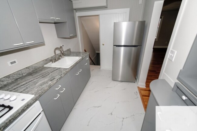 Building Photo - 3 Bedroom Semi-Detached
