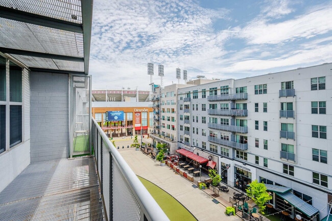 Building Photo - 121 E Freedom Way